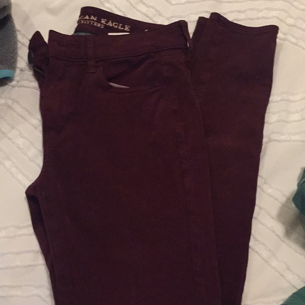 Maroon like new American Eagle jeans